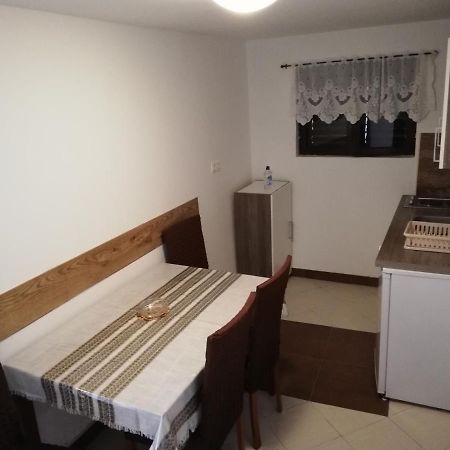 Apartman Cvita Tkon Exterior photo