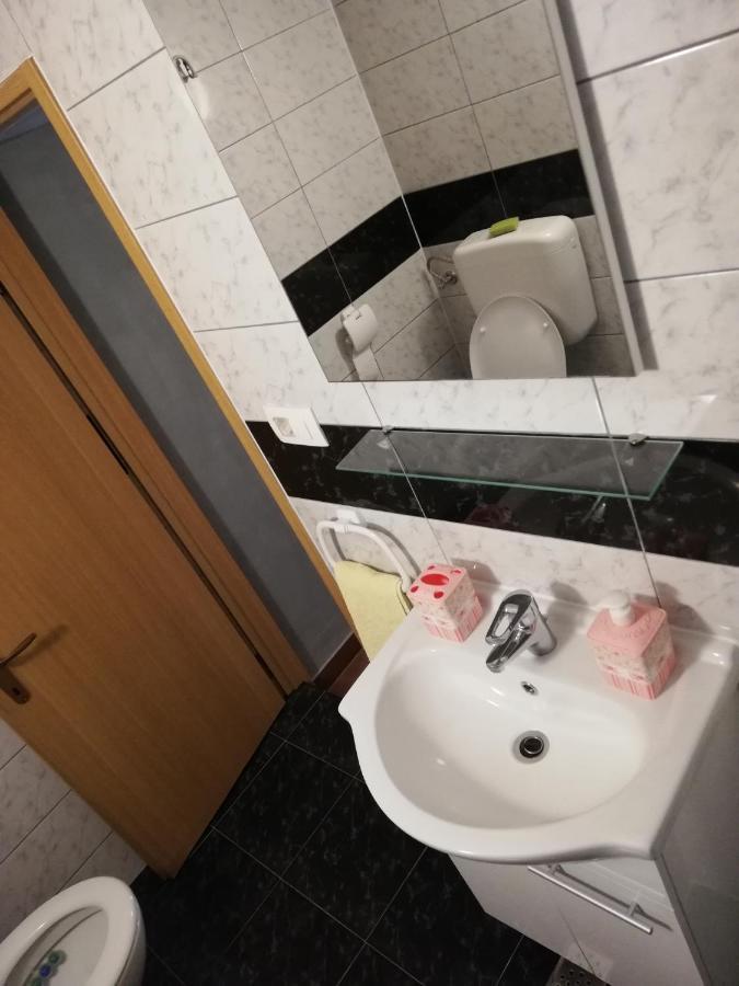 Apartman Cvita Tkon Exterior photo