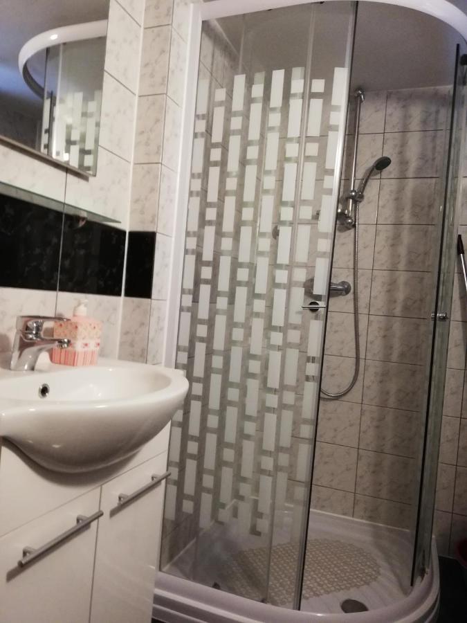 Apartman Cvita Tkon Exterior photo