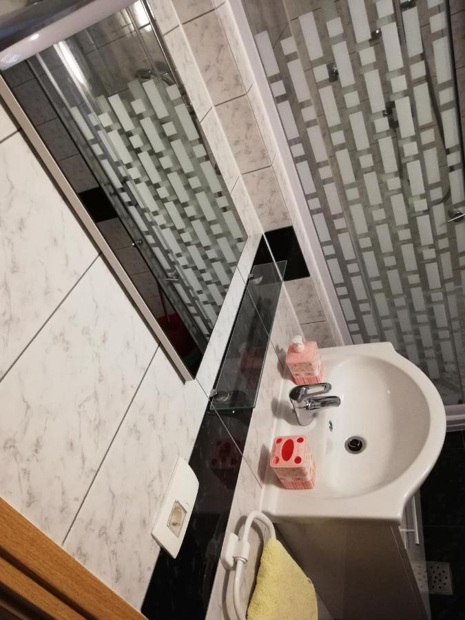 Apartman Cvita Tkon Exterior photo